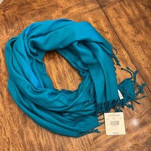 NWT Large Teal Valerie Stevens Scarf